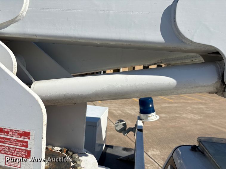 image for item EU7369 2016 RAM 5500 bucket truck