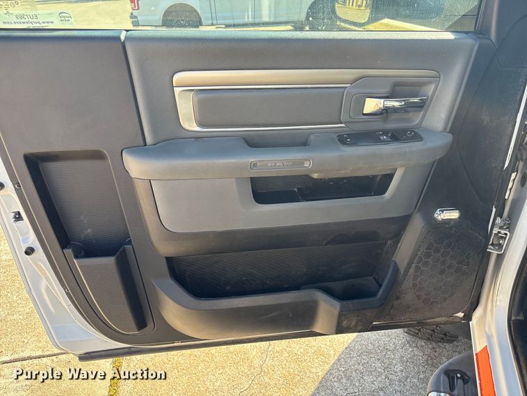 image for item EU7369 2016 RAM 5500 bucket truck