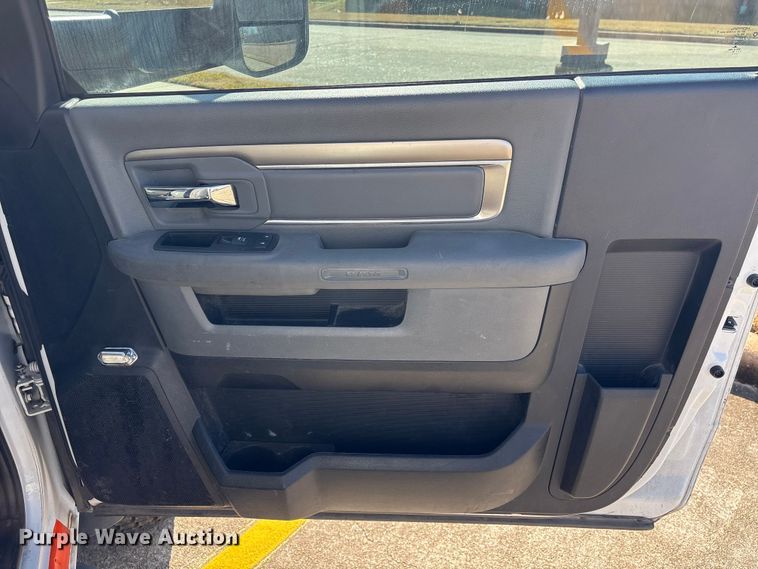 image for item EU7369 2016 RAM 5500 bucket truck