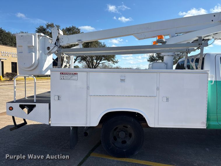 image for item EU7370 2015 RAM 3500 bucket truck