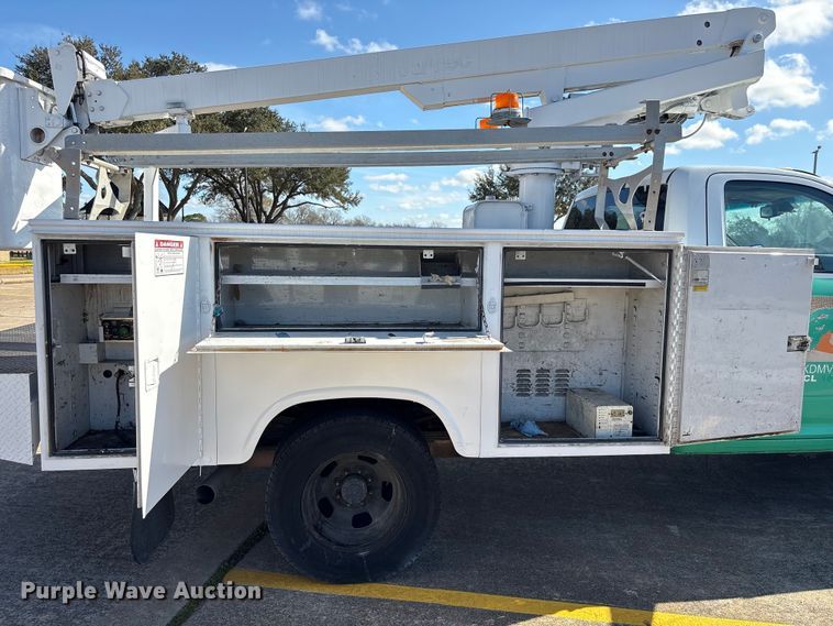 image for item EU7370 2015 RAM 3500 bucket truck