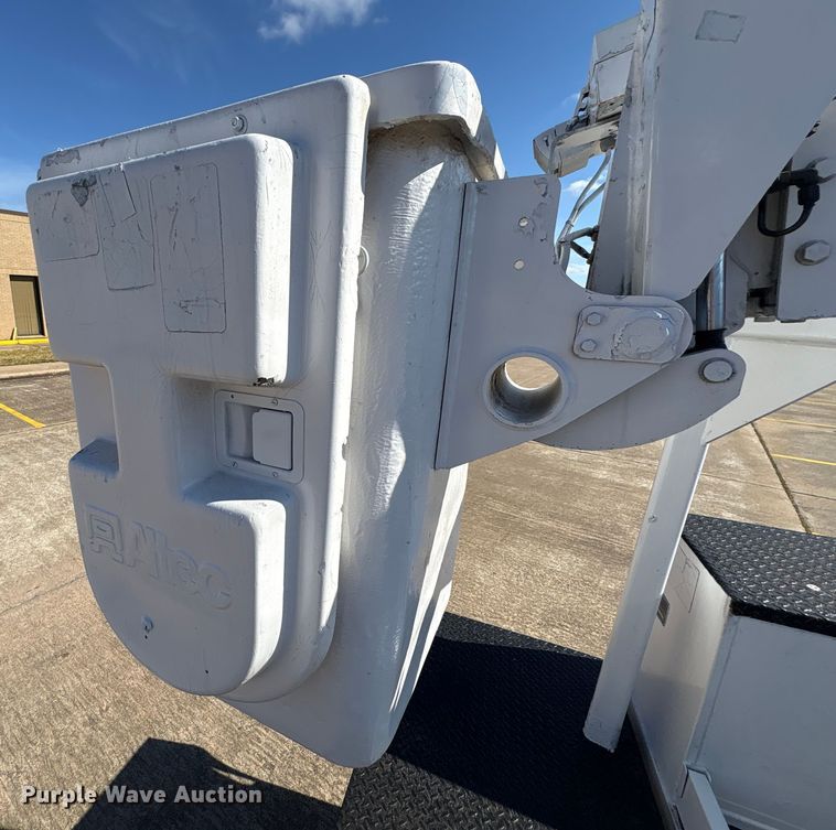 image for item EU7370 2015 RAM 3500 bucket truck