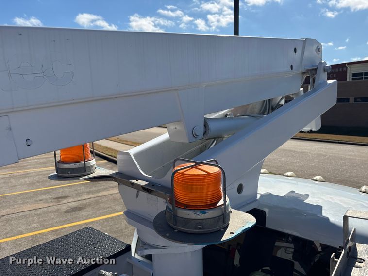 image for item EU7370 2015 RAM 3500 bucket truck