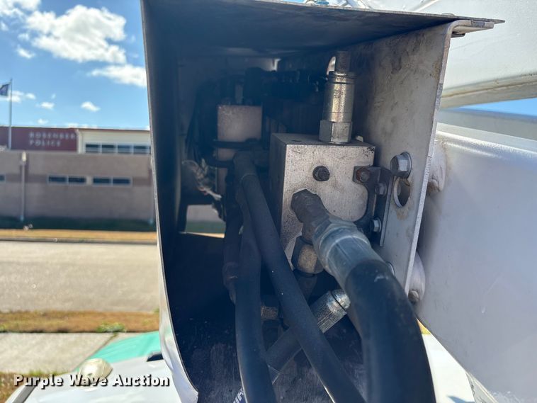 image for item EU7370 2015 RAM 3500 bucket truck