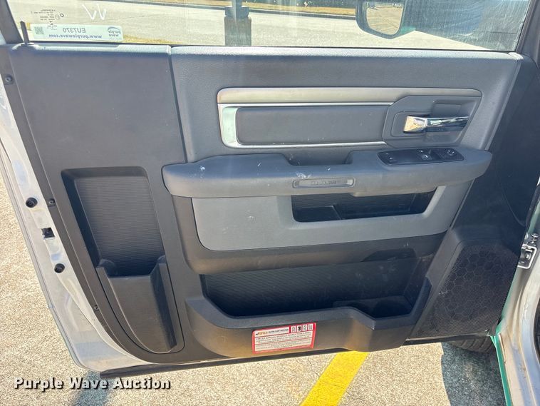 image for item EU7370 2015 RAM 3500 bucket truck