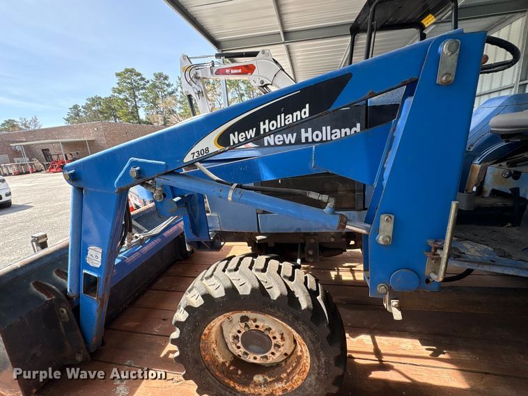 image for item EU7405 New Holland TC30 MFWD tractor