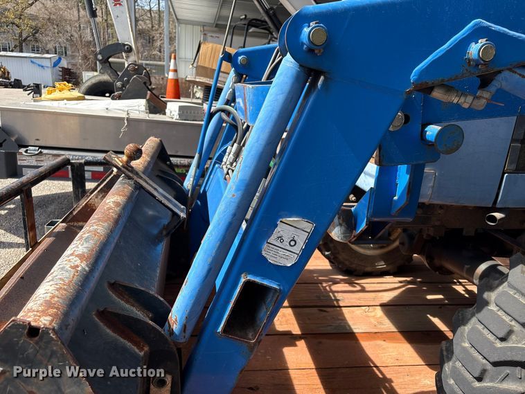 image for item EU7405 New Holland TC30 MFWD tractor