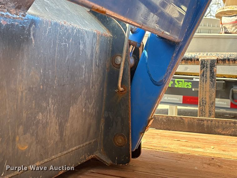 image for item EU7405 New Holland TC30 MFWD tractor