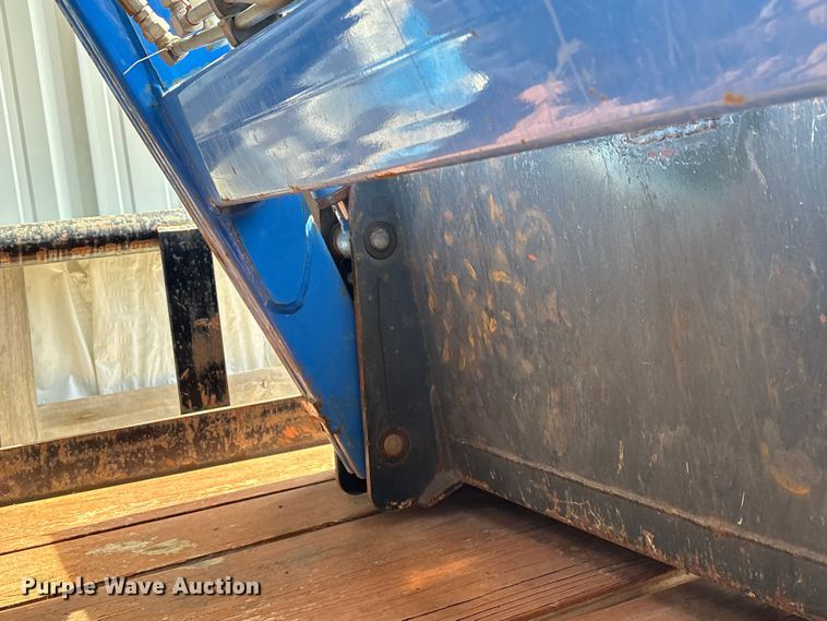 image for item EU7405 New Holland TC30 MFWD tractor