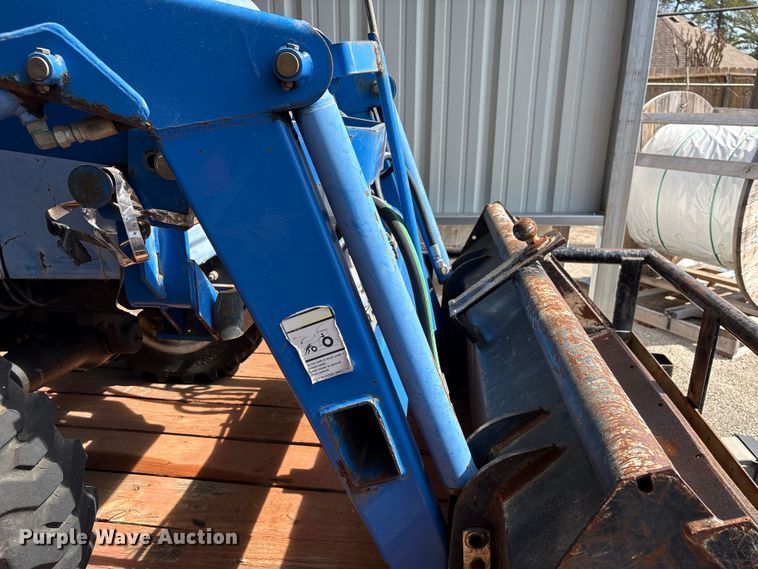 image for item EU7405 New Holland TC30 MFWD tractor