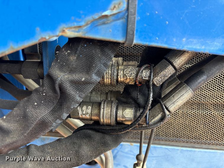 image for item EU7405 New Holland TC30 MFWD tractor