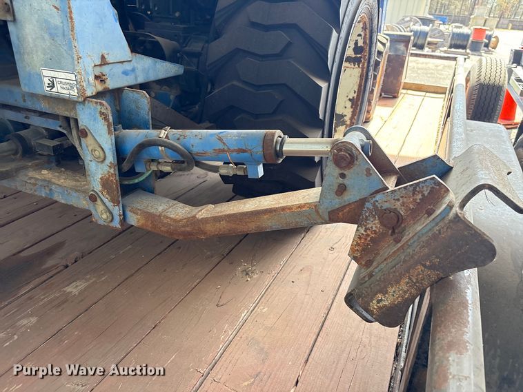 image for item EU7405 New Holland TC30 MFWD tractor