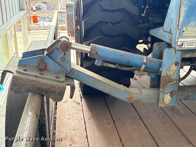 image for item EU7405 New Holland TC30 MFWD tractor