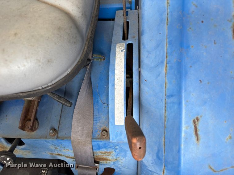 image for item EU7405 New Holland TC30 MFWD tractor