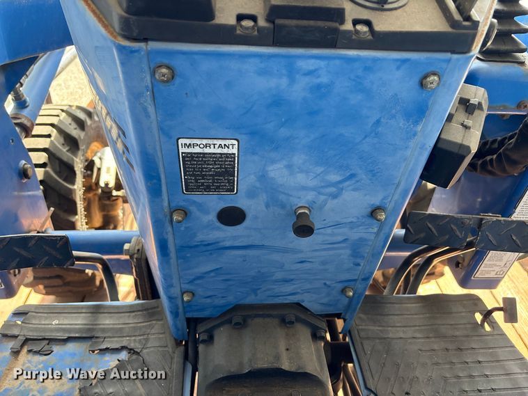 image for item EU7405 New Holland TC30 MFWD tractor