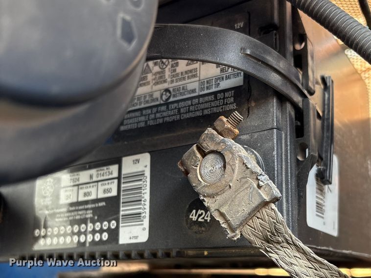 image for item EU7405 New Holland TC30 MFWD tractor