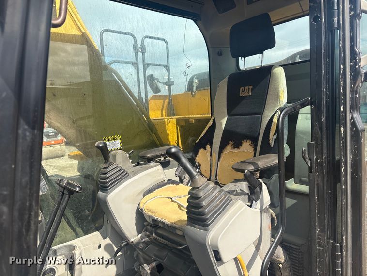 image for item EV2676 2014 Caterpillar 320EL excavator