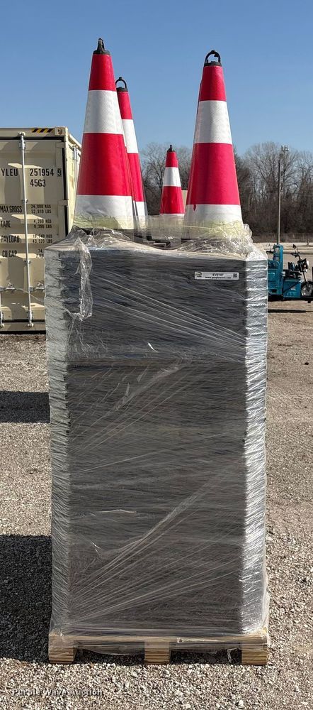 image for item EV2707 (250) IRanch traffic cones