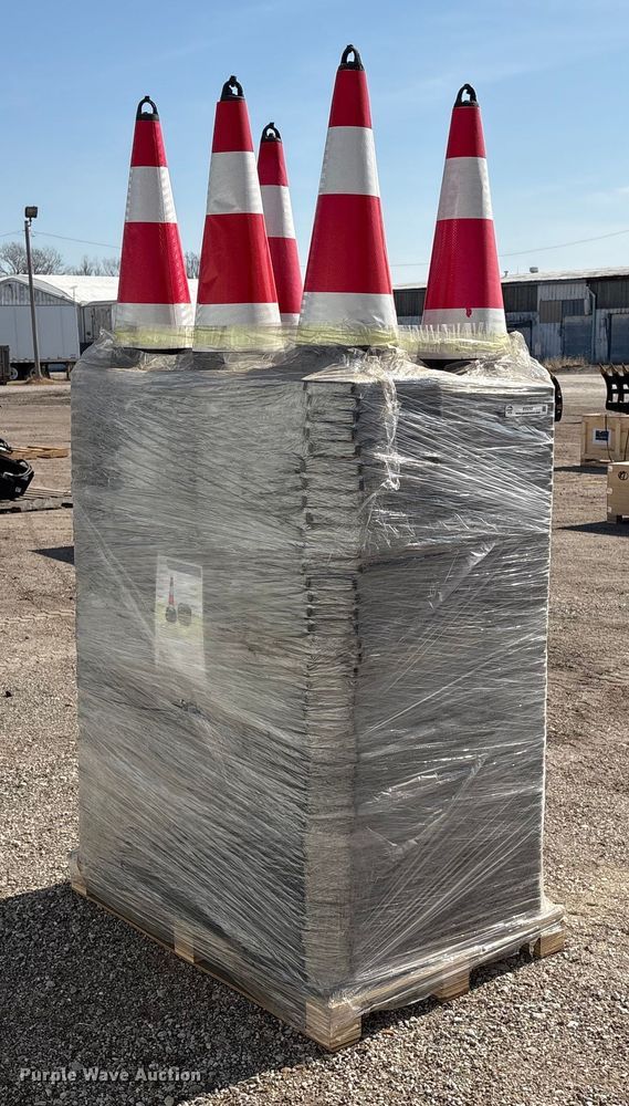 image for item EV2707 (250) IRanch traffic cones