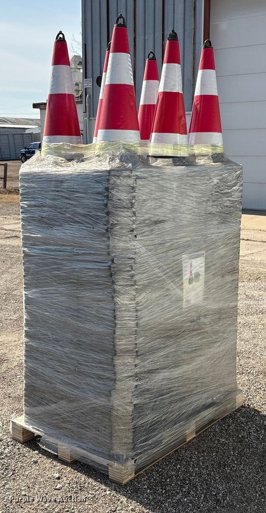 image for item EV2707 (250) IRanch traffic cones