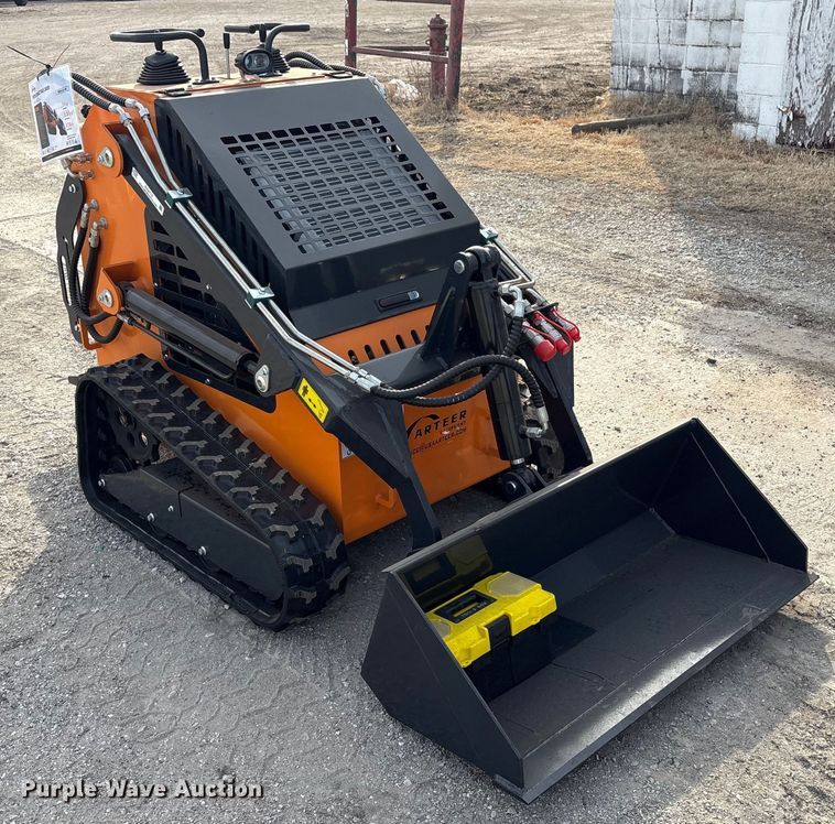 image for item EV2719 2025 Arteer QB-480 compact utility loader