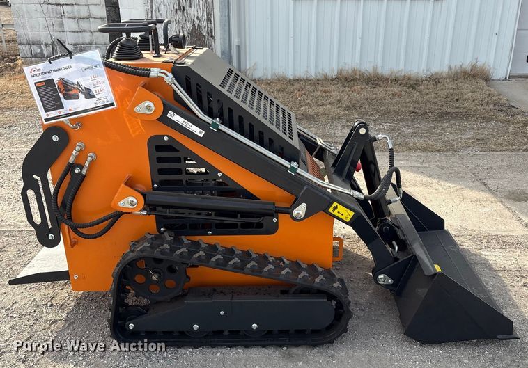 image for item EV2719 2025 Arteer QB-480 compact utility loader