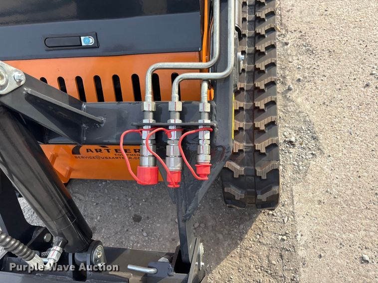 image for item EV2719 2025 Arteer QB-480 compact utility loader