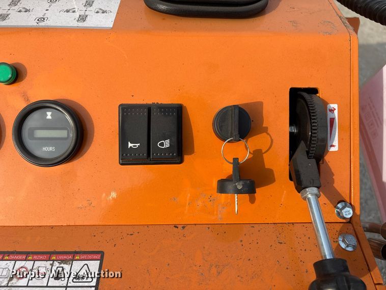 image for item EV2719 2025 Arteer QB-480 compact utility loader