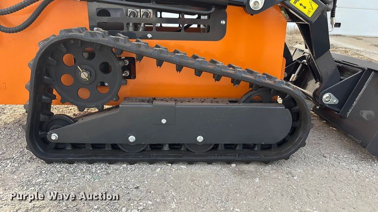 image for item EV2719 2025 Arteer QB-480 compact utility loader