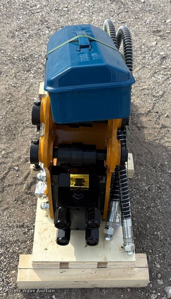 image for item EV2721 2025 PC400 breaker