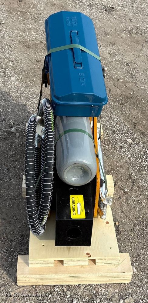 image for item EV2721 2025 PC400 breaker