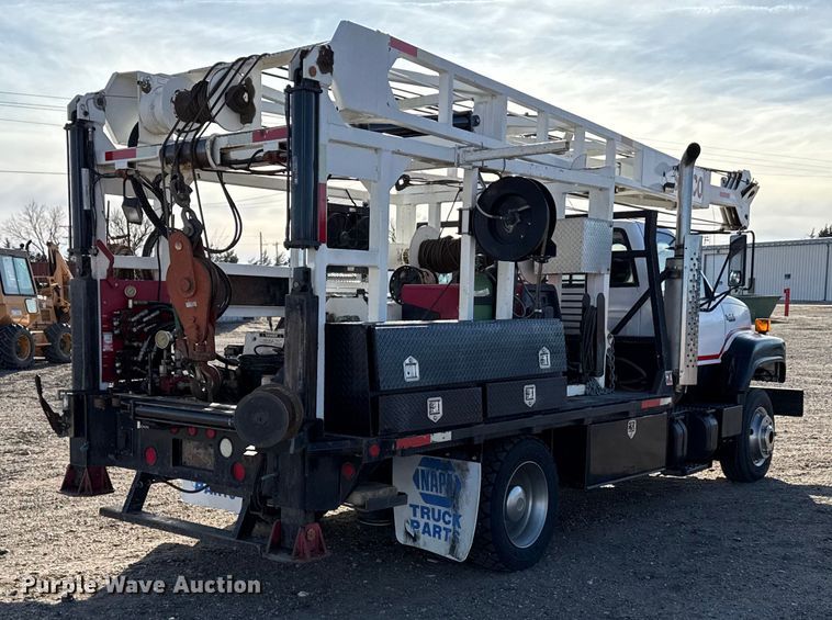 image for item FB0625 1991 Chevrolet C6500 pulling truck