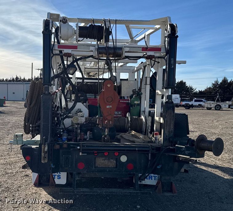 image for item FB0625 1991 Chevrolet C6500 pulling truck