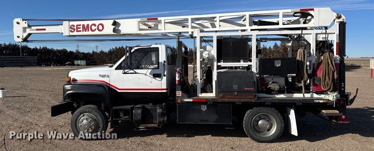 image for item FB0625 1991 Chevrolet C6500 pulling truck