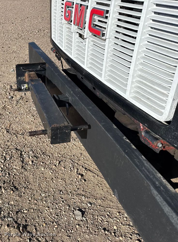 image for item FB0625 1991 Chevrolet C6500 pulling truck