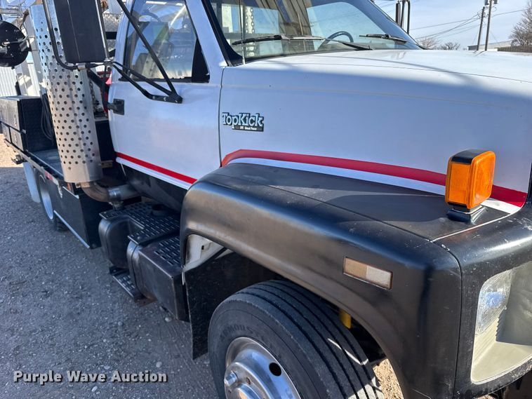 image for item FB0625 1991 Chevrolet C6500 pulling truck