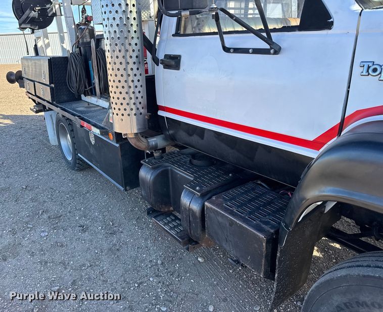 image for item FB0625 1991 Chevrolet C6500 pulling truck