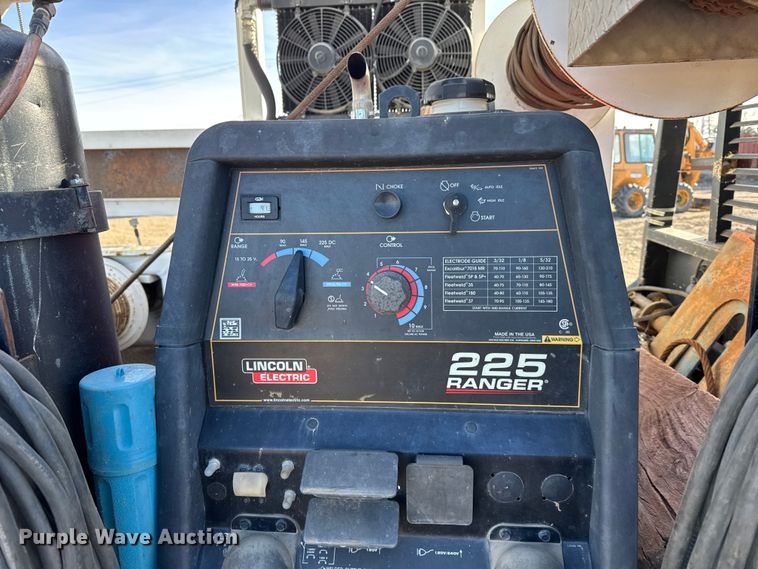 image for item FB0625 1991 Chevrolet C6500 pulling truck