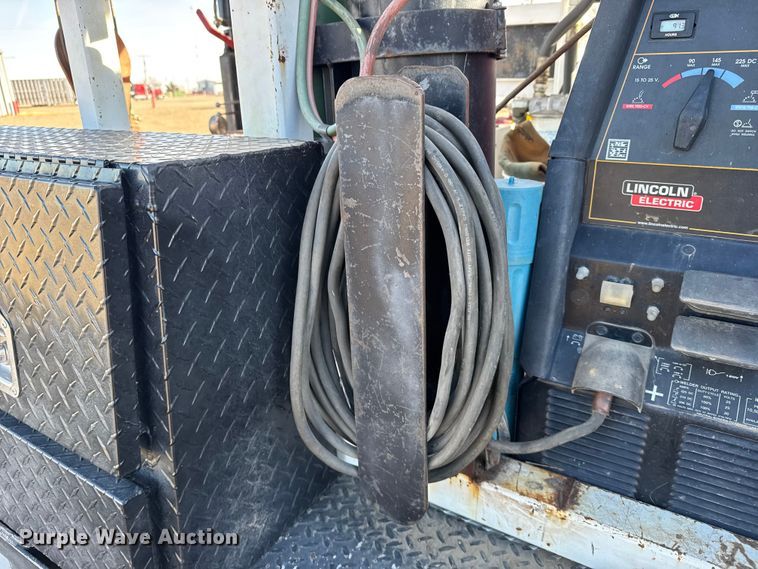 image for item FB0625 1991 Chevrolet C6500 pulling truck