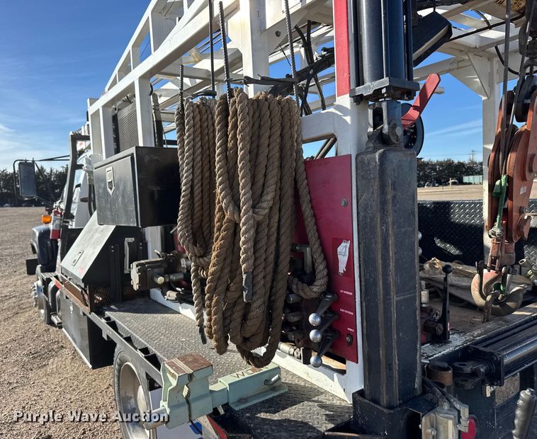 image for item FB0625 1991 Chevrolet C6500 pulling truck