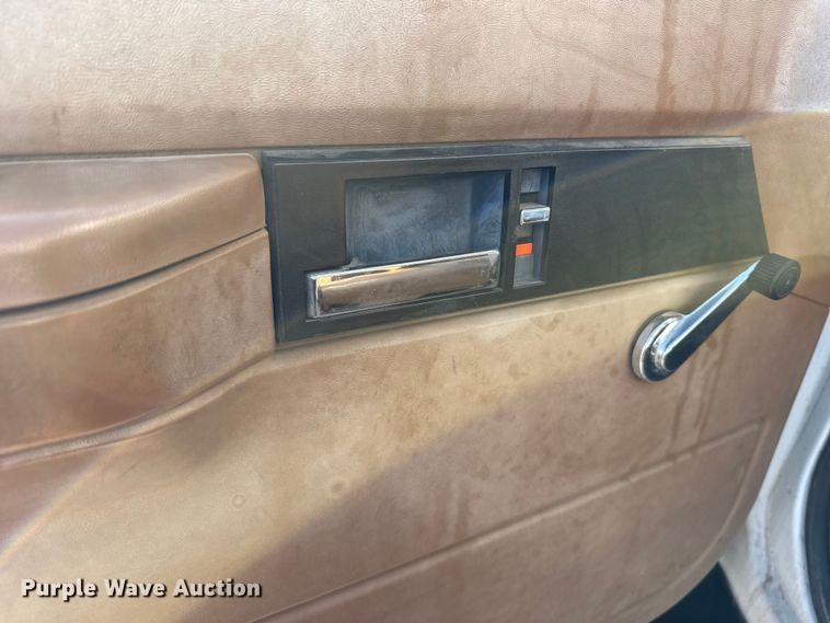 image for item FB0625 1991 Chevrolet C6500 pulling truck