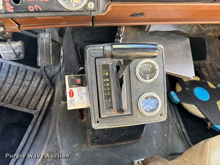 image for item FB0625 1991 Chevrolet C6500 pulling truck