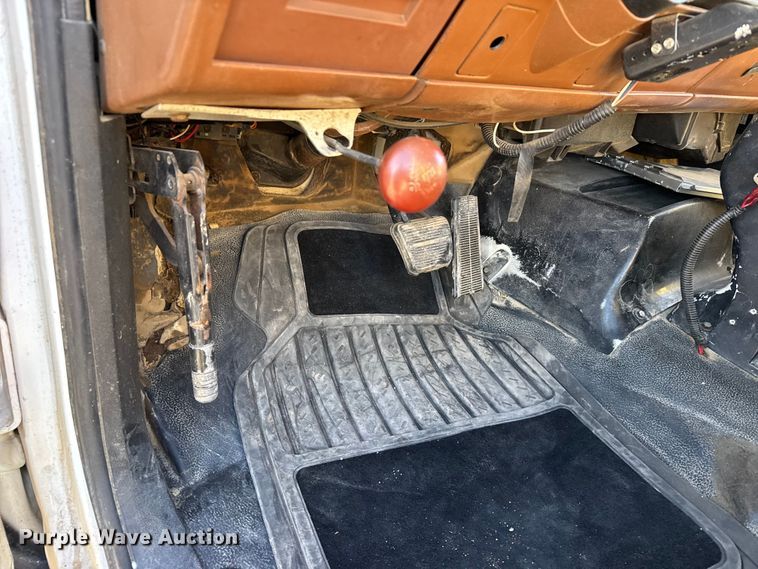 image for item FB0625 1991 Chevrolet C6500 pulling truck