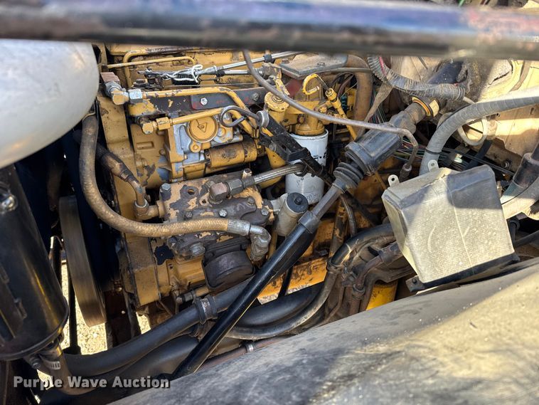 image for item FB0625 1991 Chevrolet C6500 pulling truck