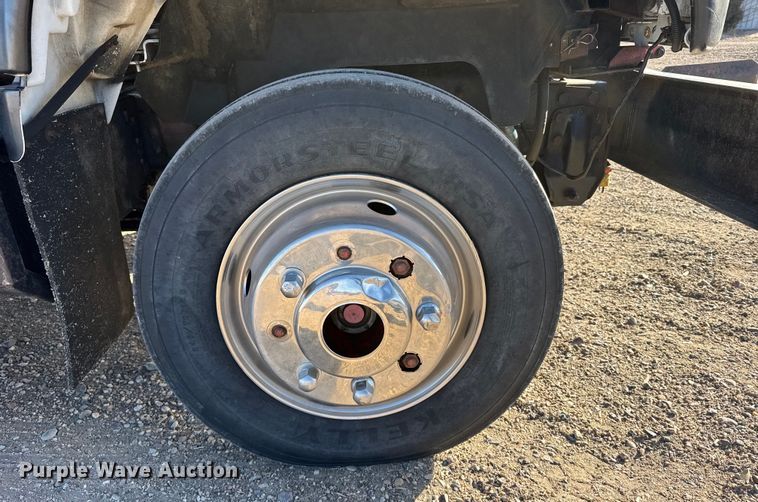 image for item FB0625 1991 Chevrolet C6500 pulling truck