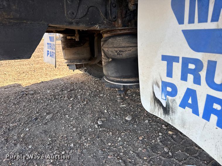 image for item FB0625 1991 Chevrolet C6500 pulling truck