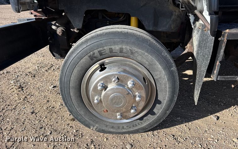 image for item FB0625 1991 Chevrolet C6500 pulling truck