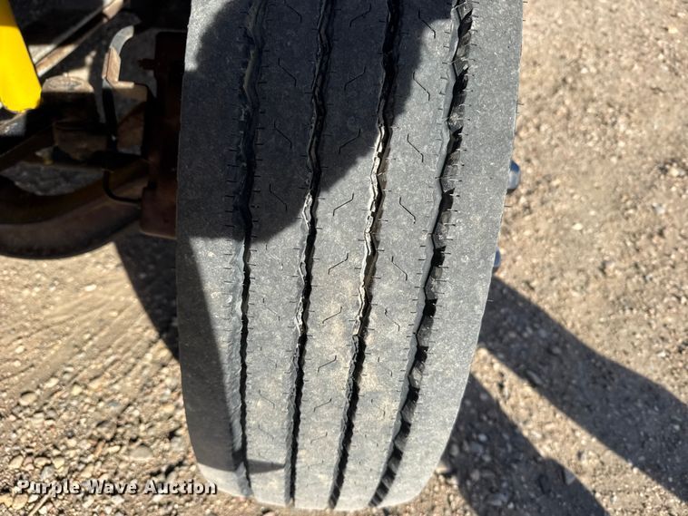 image for item FB0625 1991 Chevrolet C6500 pulling truck