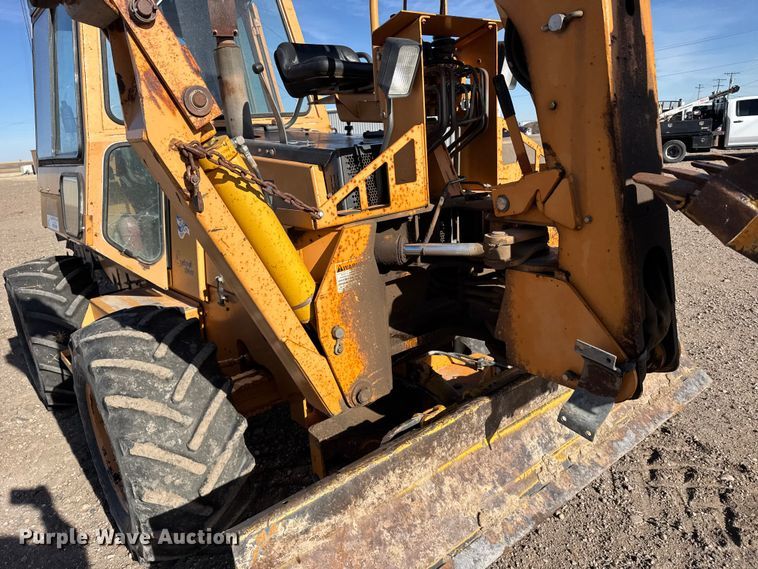 image for item FB0630 2001 Case 960 trencher