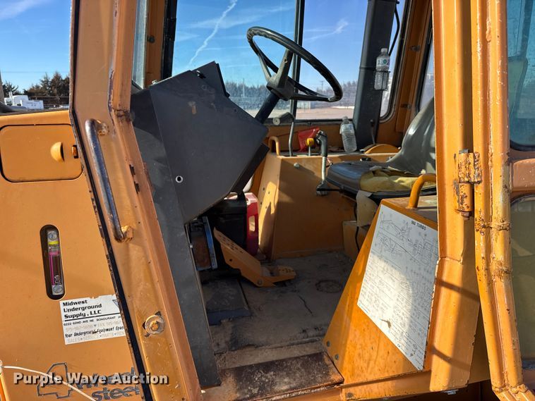 image for item FB0630 2001 Case 960 trencher